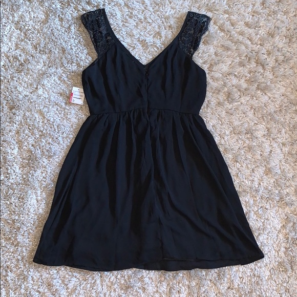 NWT NSR Lace Shoulder Fit and Flare Black Dress, L - Picture 7 of 10